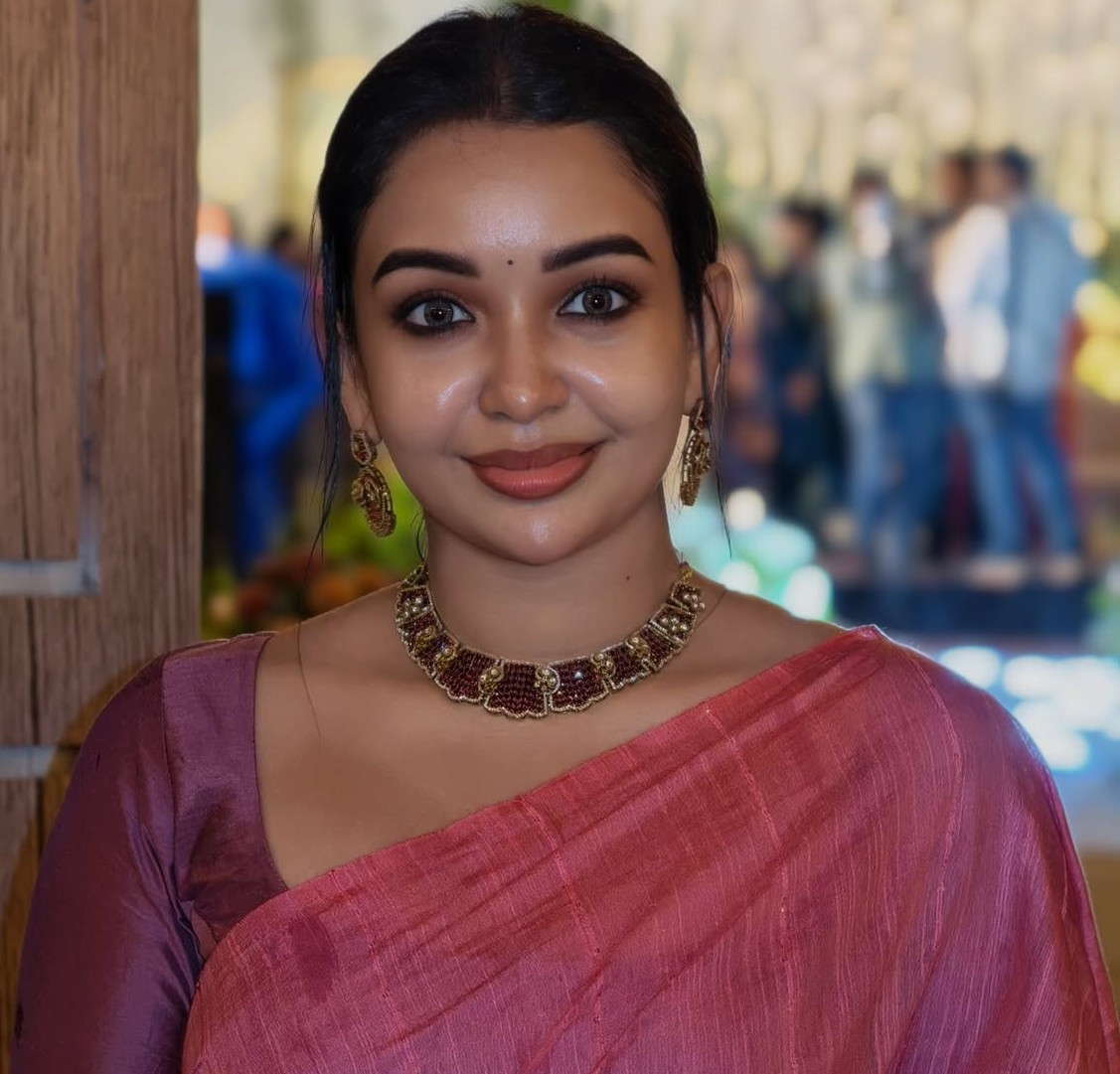 গোয়ার হানিমুন মায়ের নতুন রূপ